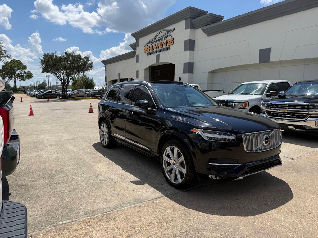 Volvo XC90 Vehicle Full-screen Gallery Image 45