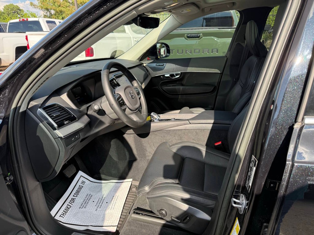 Volvo XC90 Recharge Vehicle Full-screen Gallery Image 07