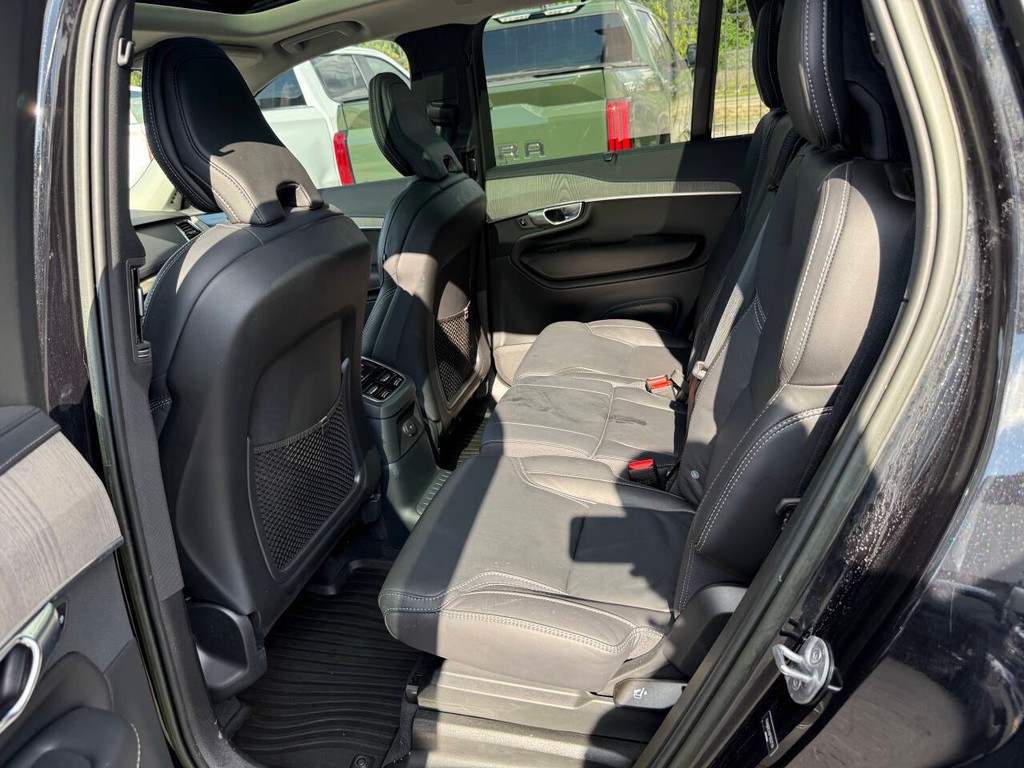 Volvo XC90 Recharge Vehicle Full-screen Gallery Image 13