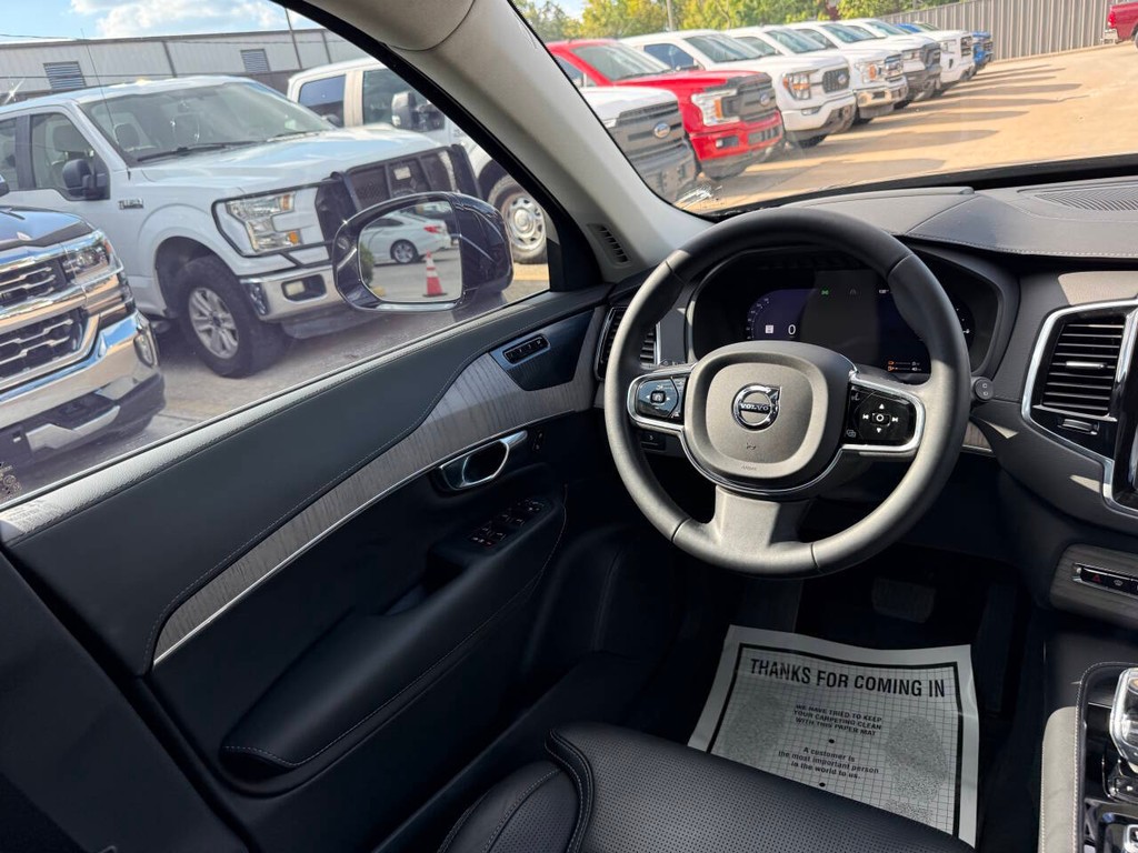 Volvo XC90 Recharge Vehicle Full-screen Gallery Image 21