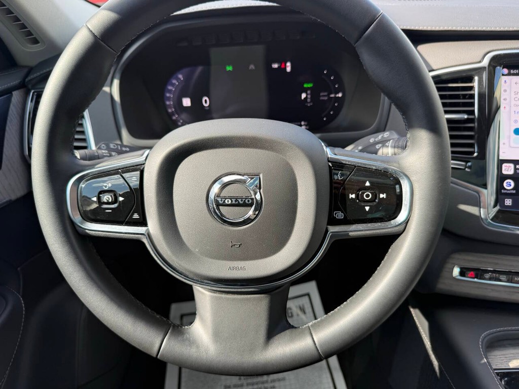 Volvo XC90 Recharge Vehicle Full-screen Gallery Image 26