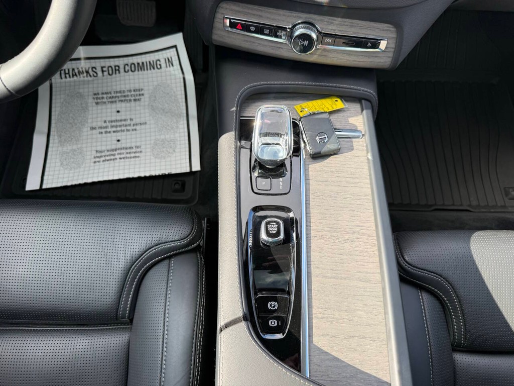 Volvo XC90 Recharge Vehicle Full-screen Gallery Image 31