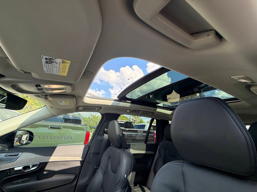 Volvo XC90 Recharge Vehicle Full-screen Gallery Image 33