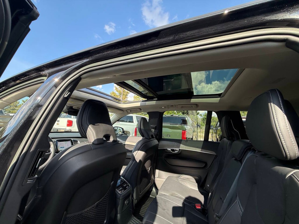Volvo XC90 Recharge Vehicle Full-screen Gallery Image 34
