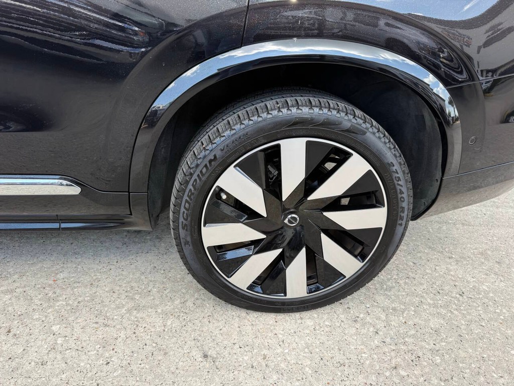 Volvo XC90 Recharge Vehicle Full-screen Gallery Image 40