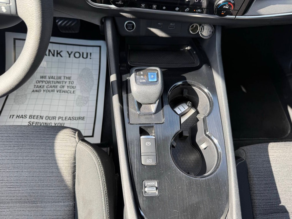 Nissan Rogue Vehicle Full-screen Gallery Image 29