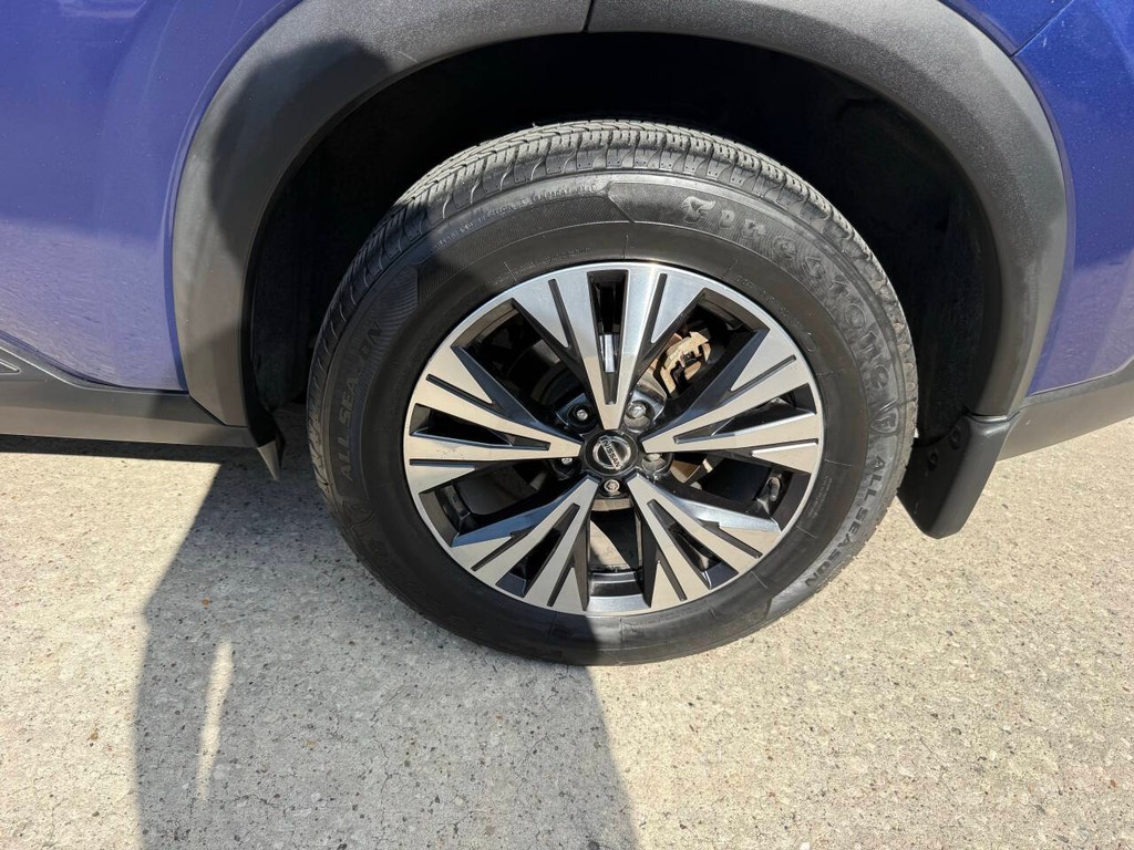 Nissan Rogue Vehicle Full-screen Gallery Image 35