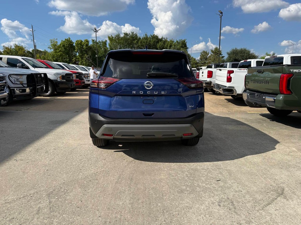 Nissan Rogue Vehicle Full-screen Gallery Image 37