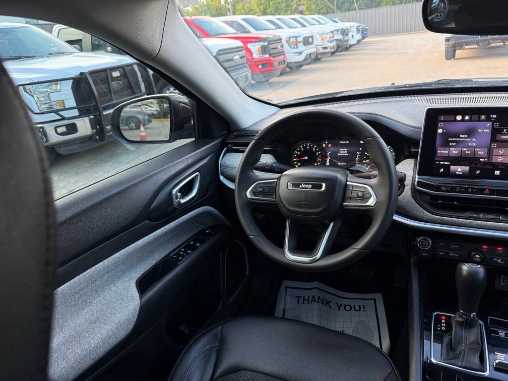 Jeep Compass Vehicle Full-screen Gallery Image 19
