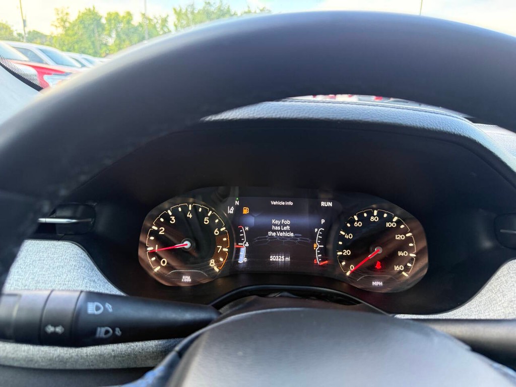 Jeep Compass Vehicle Full-screen Gallery Image 30
