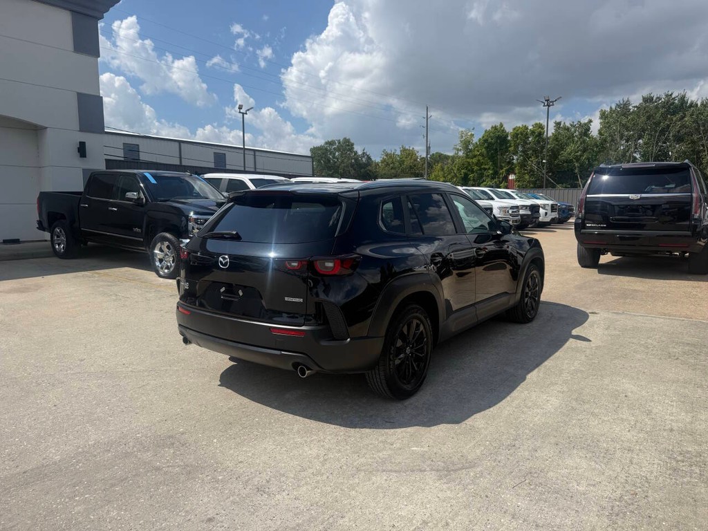 Mazda CX-50 Vehicle Full-screen Gallery Image 05