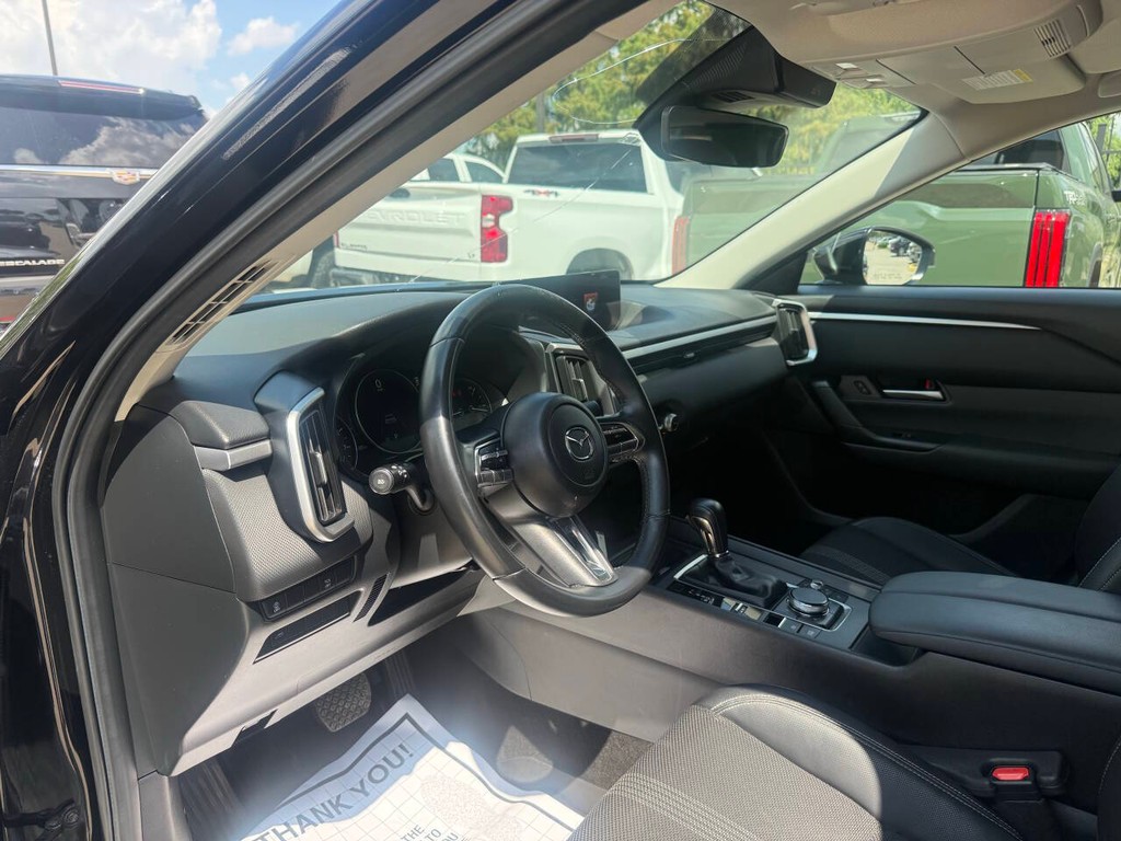 Mazda CX-50 Vehicle Full-screen Gallery Image 06