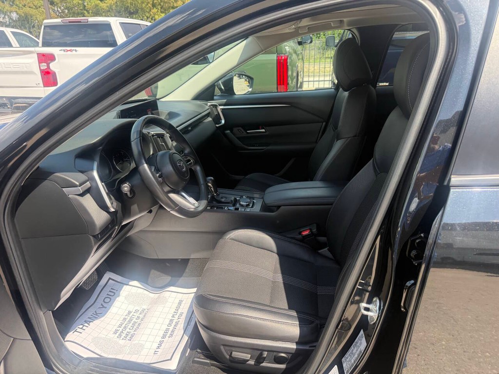 Mazda CX-50 Vehicle Full-screen Gallery Image 07