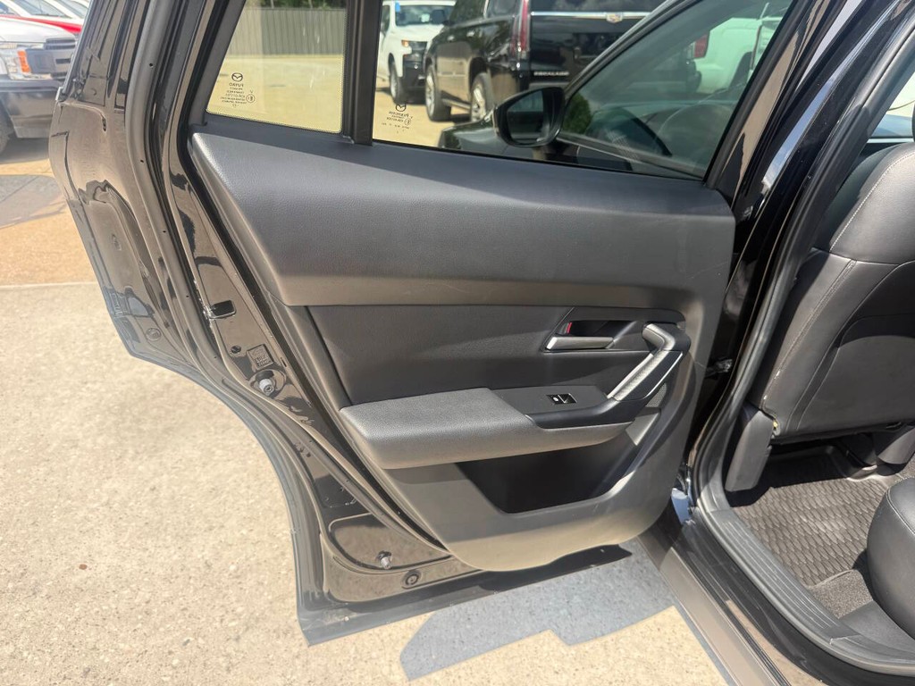 Mazda CX-50 Vehicle Full-screen Gallery Image 14