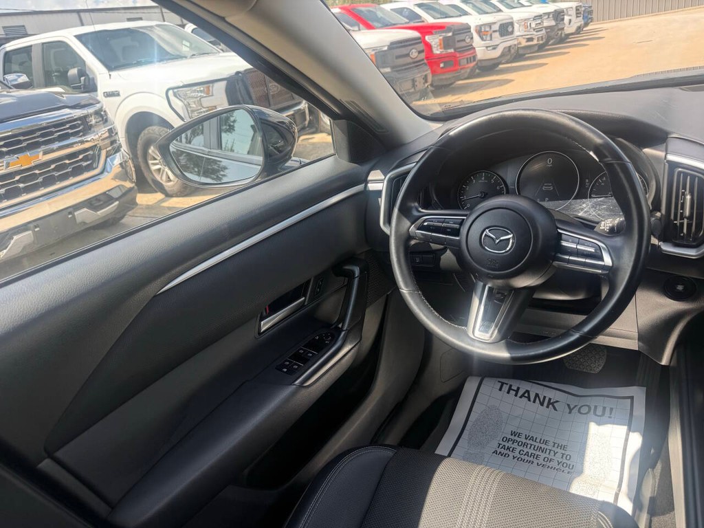 Mazda CX-50 Vehicle Full-screen Gallery Image 19