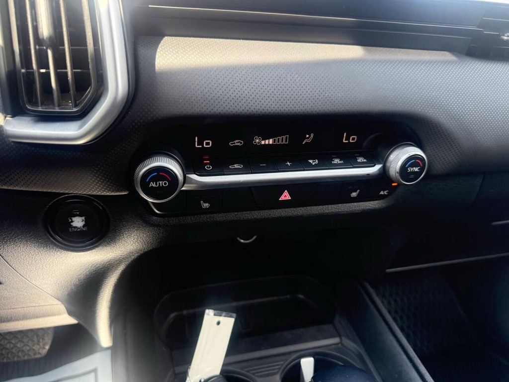Mazda CX-50 Vehicle Full-screen Gallery Image 27