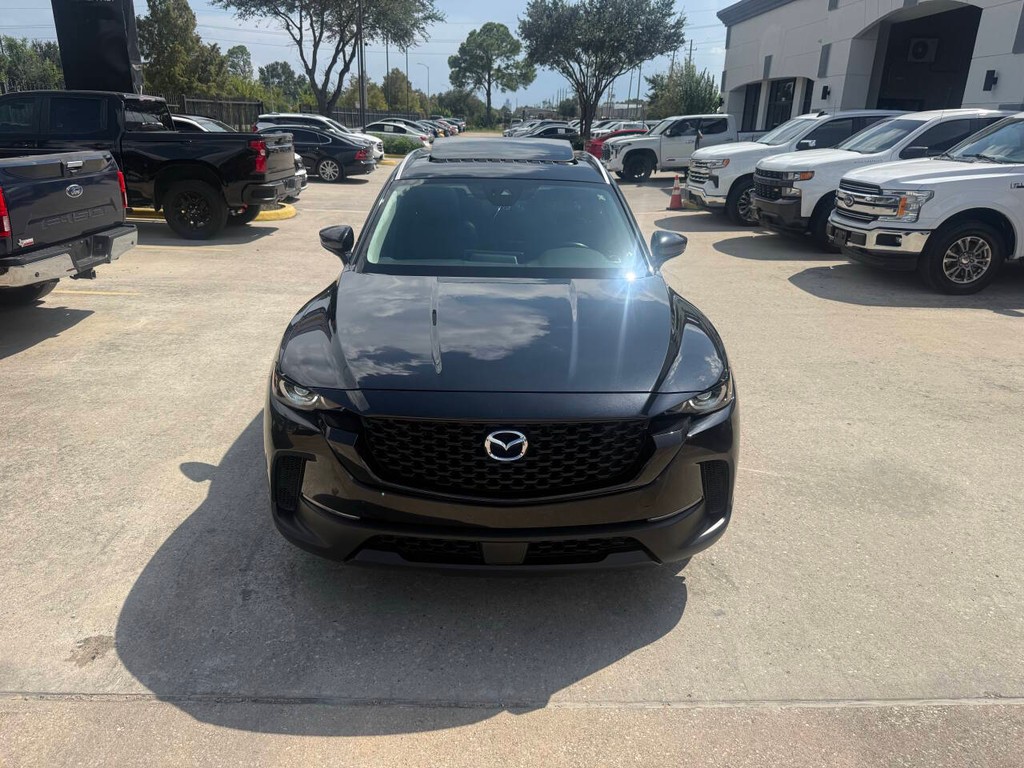 Mazda CX-50 Vehicle Full-screen Gallery Image 38