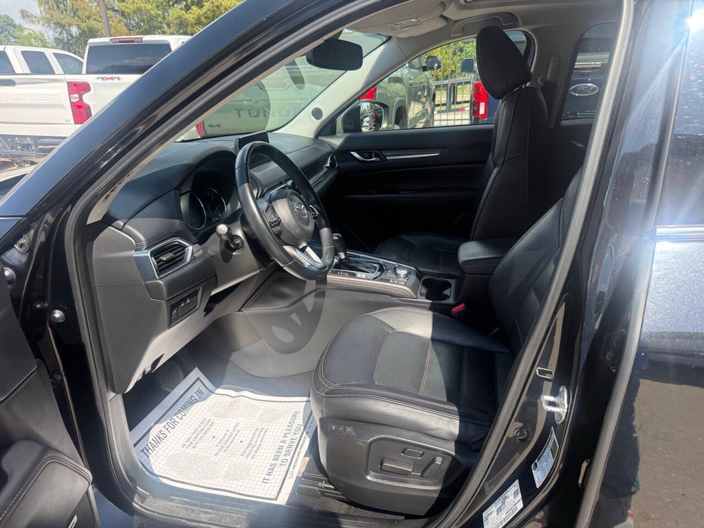 Mazda CX-5 Vehicle Full-screen Gallery Image 07