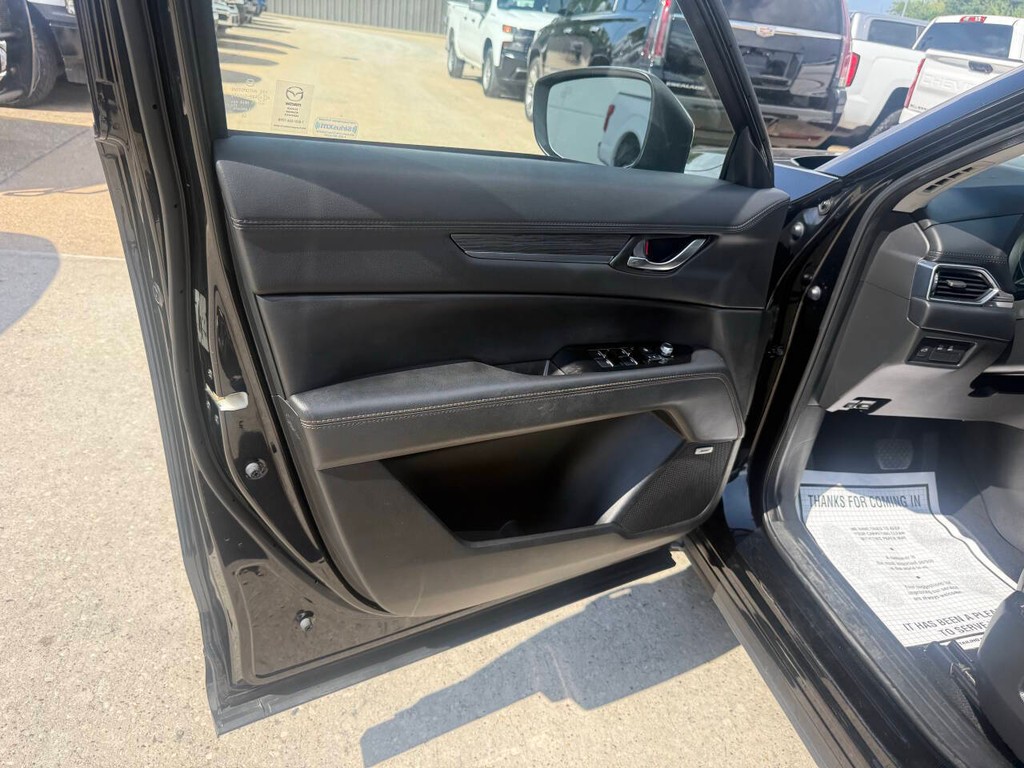 Mazda CX-5 Vehicle Full-screen Gallery Image 08
