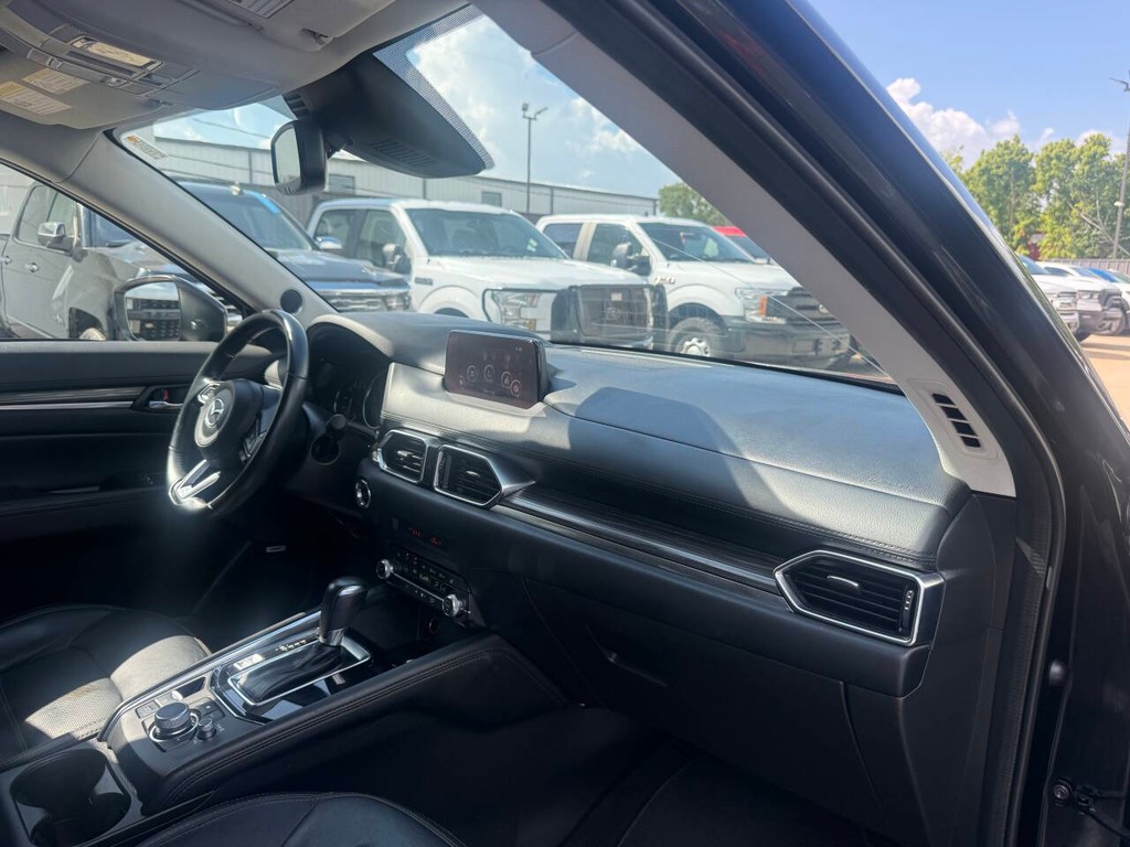 Mazda CX-5 Vehicle Full-screen Gallery Image 09