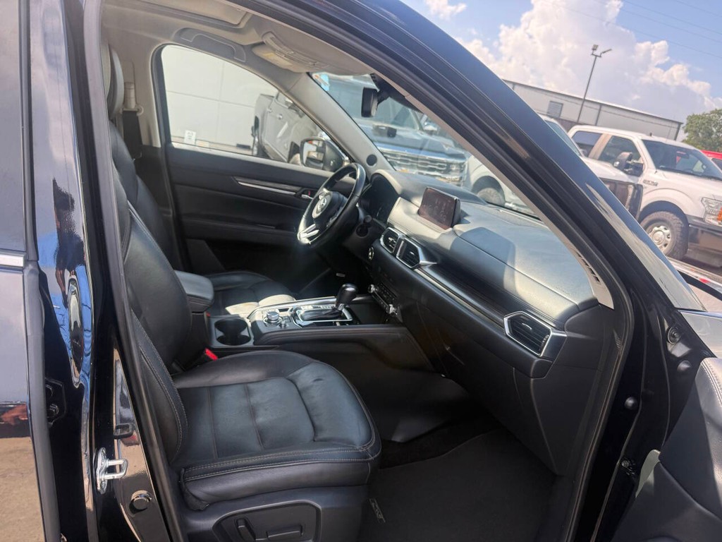 Mazda CX-5 Vehicle Full-screen Gallery Image 10