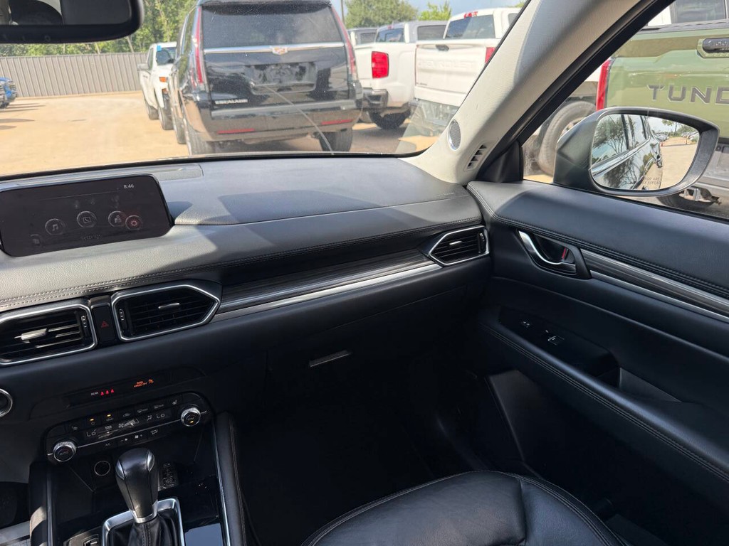 Mazda CX-5 Vehicle Full-screen Gallery Image 20