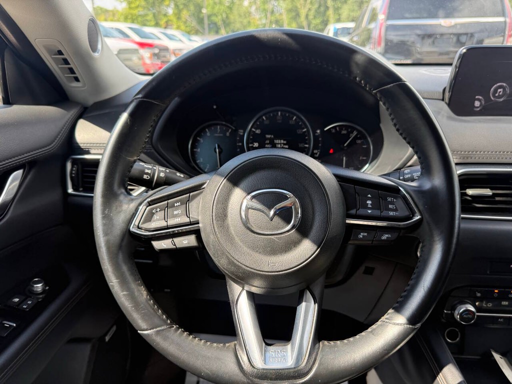 Mazda CX-5 Vehicle Full-screen Gallery Image 23