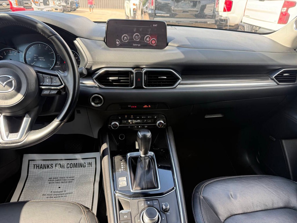 Mazda CX-5 Vehicle Full-screen Gallery Image 24