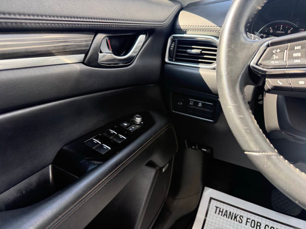 Mazda CX-5 Vehicle Full-screen Gallery Image 30