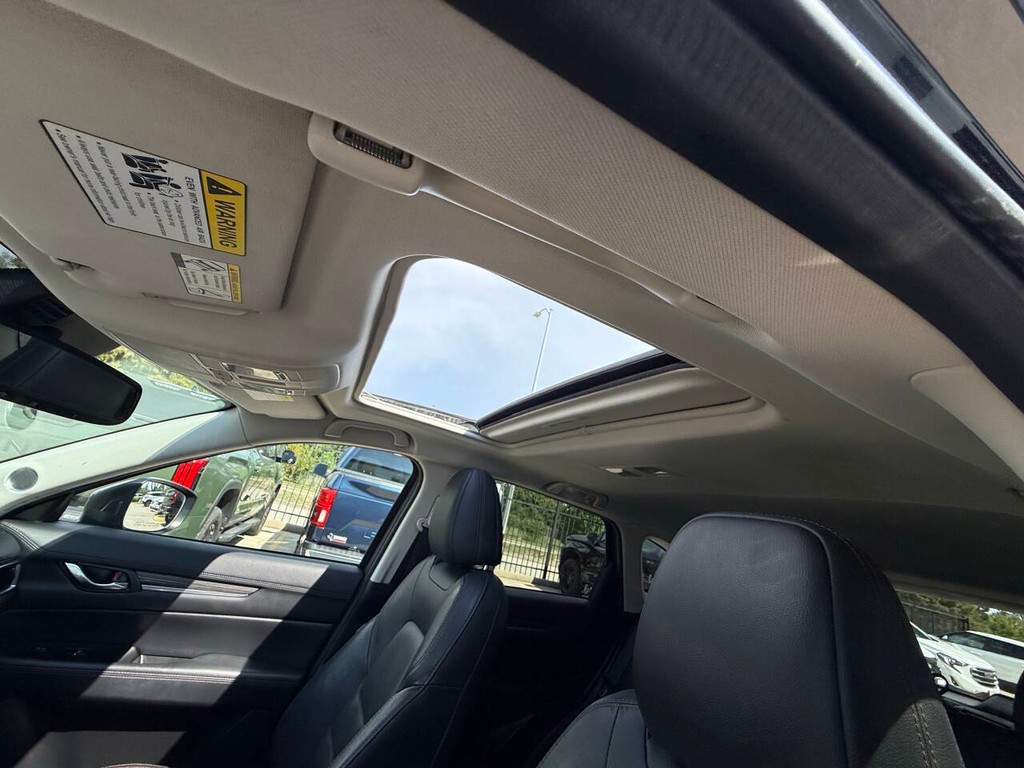 Mazda CX-5 Vehicle Full-screen Gallery Image 31