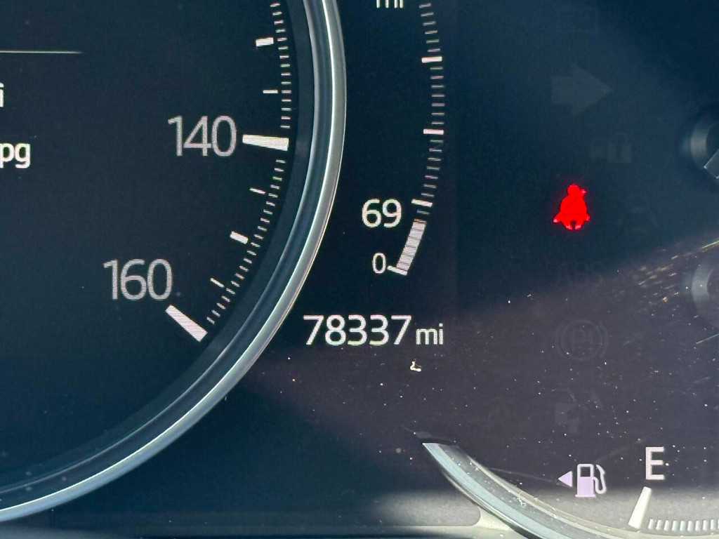 Mazda CX-5 Vehicle Full-screen Gallery Image 33