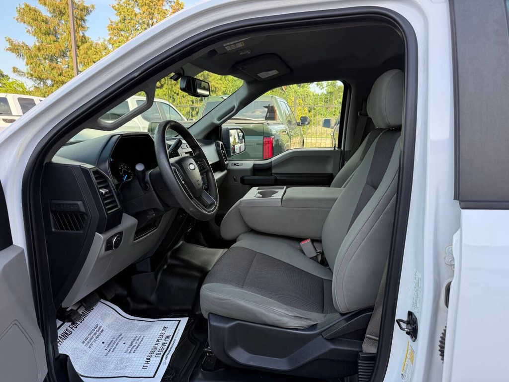 Ford F-150 Vehicle Full-screen Gallery Image 07