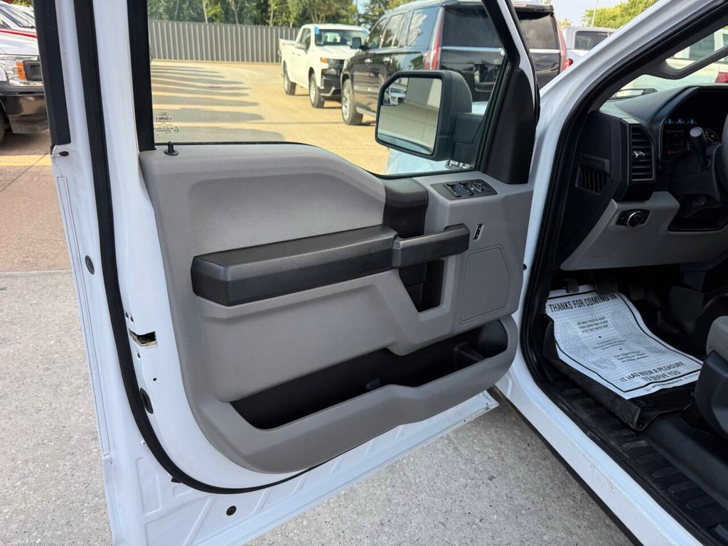 Ford F-150 Vehicle Full-screen Gallery Image 08