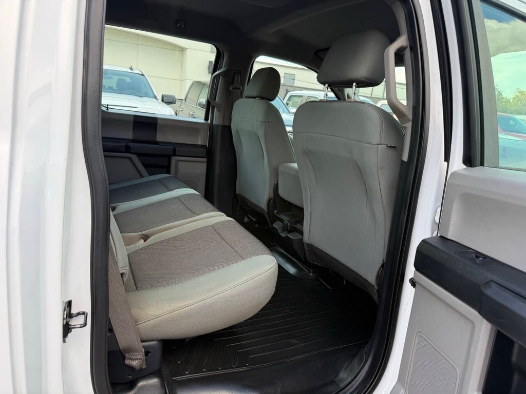 Ford F-150 Vehicle Full-screen Gallery Image 15