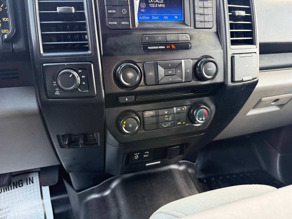 Ford F-150 Vehicle Full-screen Gallery Image 28