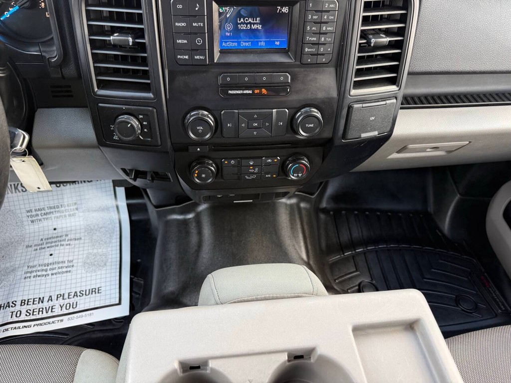 Ford F-150 Vehicle Full-screen Gallery Image 29