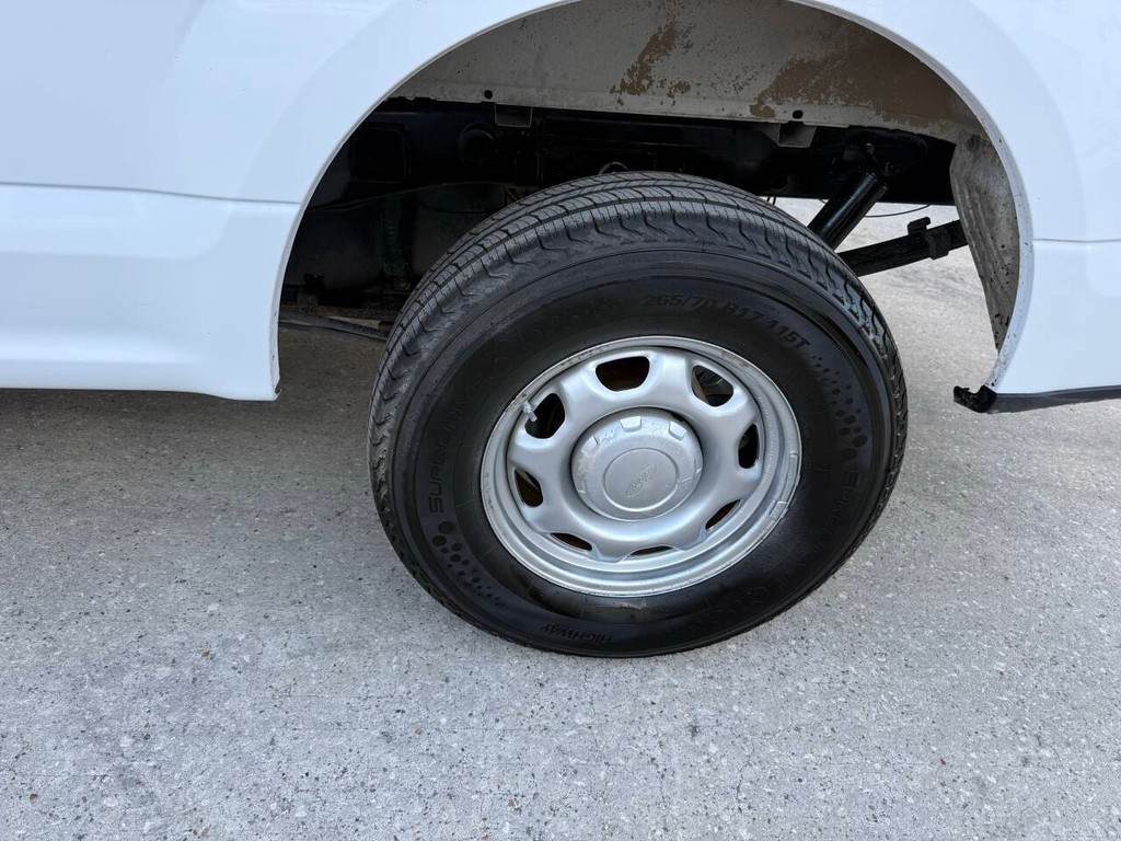 Ford F-150 Vehicle Full-screen Gallery Image 35