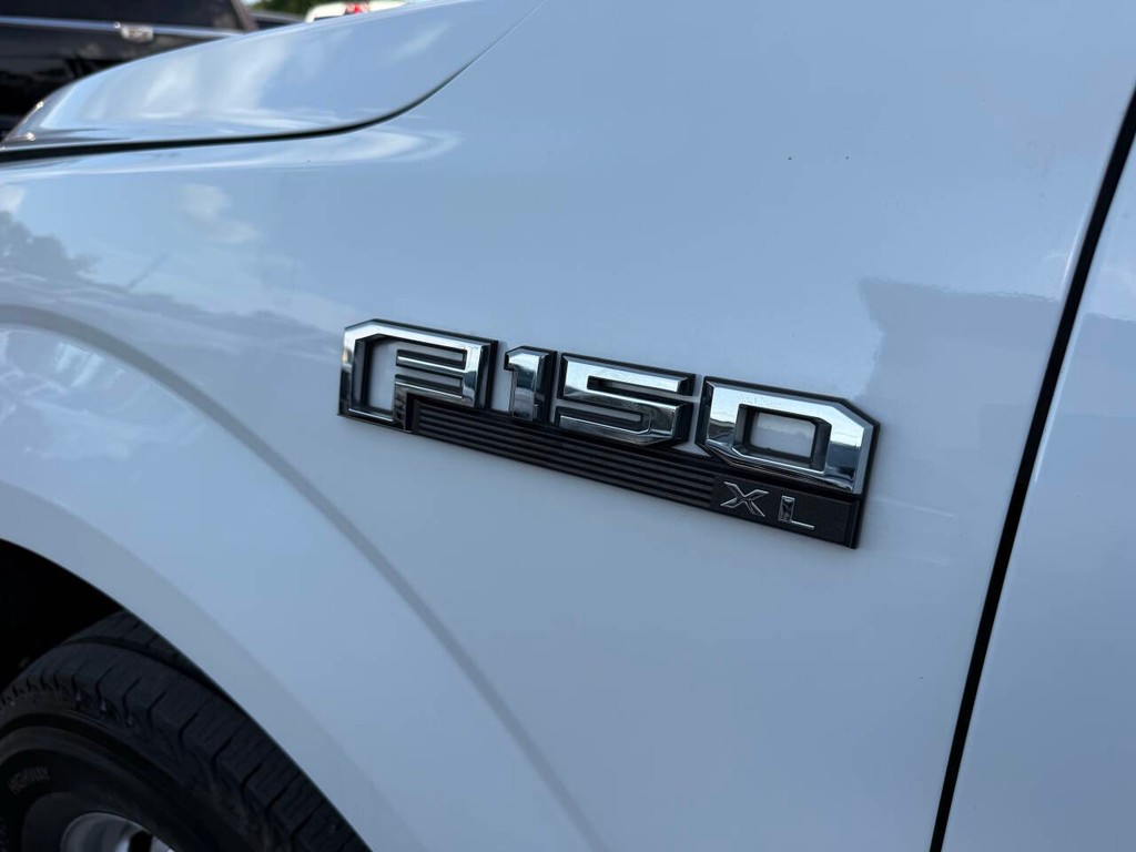 Ford F-150 Vehicle Full-screen Gallery Image 36