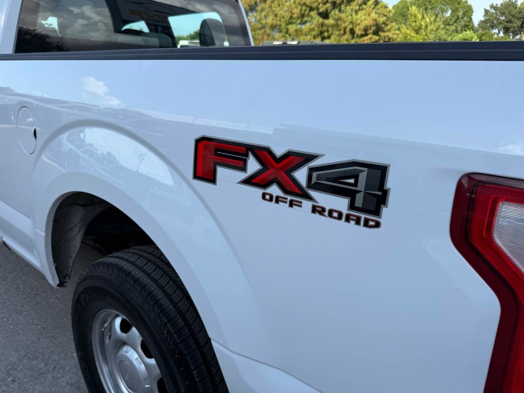 Ford F-150 Vehicle Full-screen Gallery Image 37