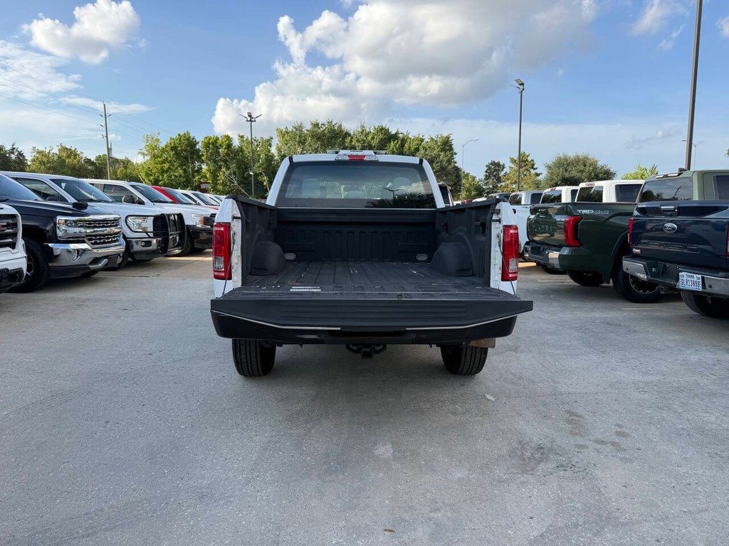 Ford F-150 Vehicle Full-screen Gallery Image 38