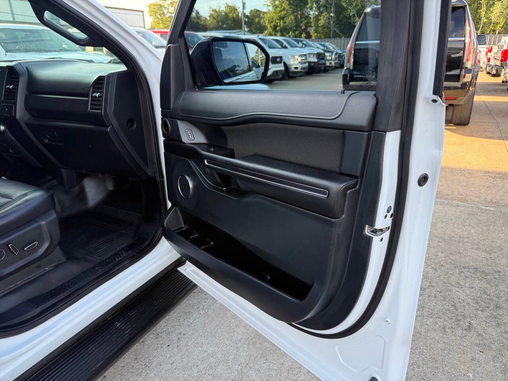 Ford Expedition Vehicle Full-screen Gallery Image 11