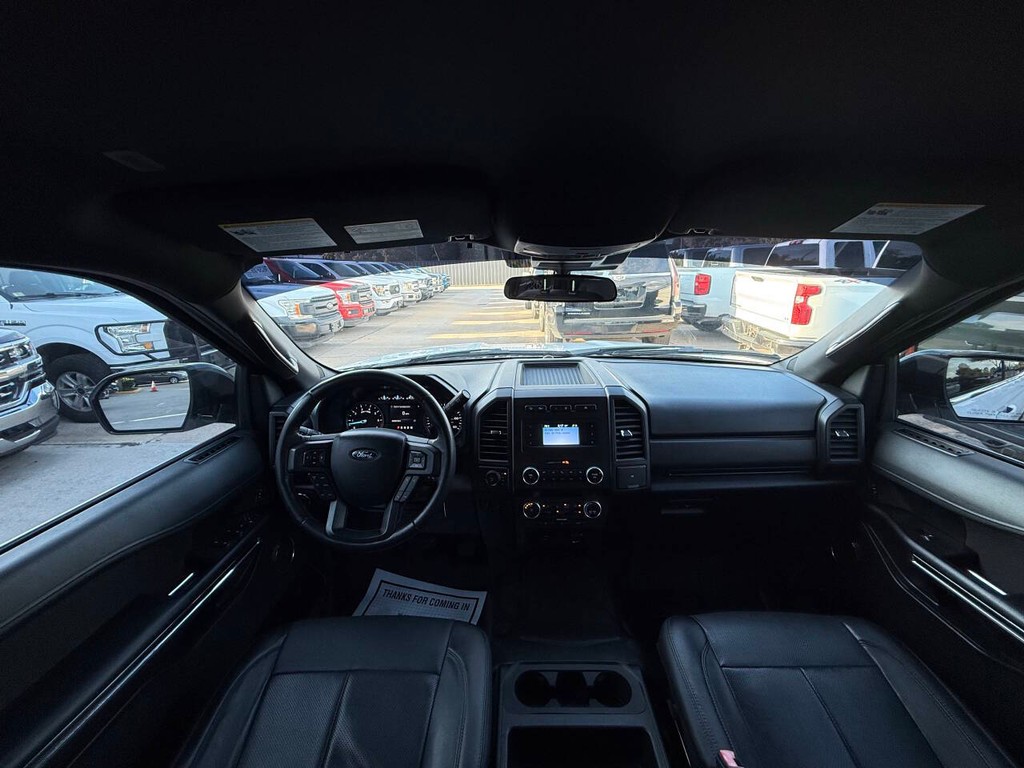 Ford Expedition Vehicle Full-screen Gallery Image 20