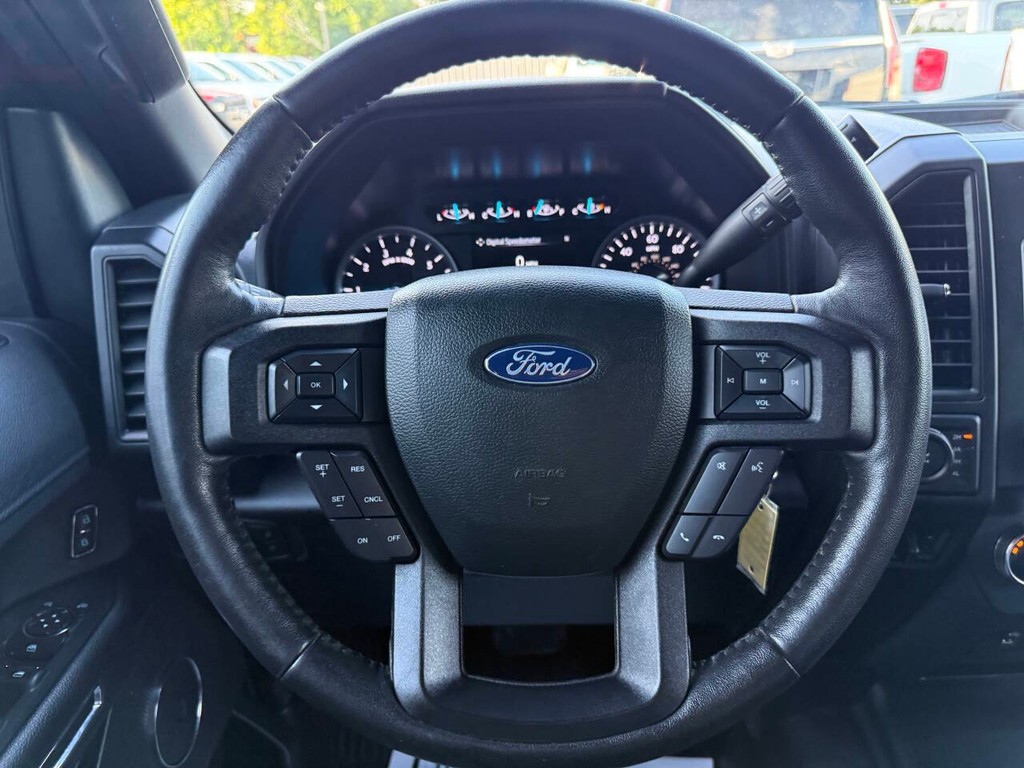 Ford Expedition Vehicle Full-screen Gallery Image 25