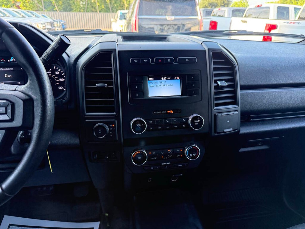 Ford Expedition Vehicle Full-screen Gallery Image 26