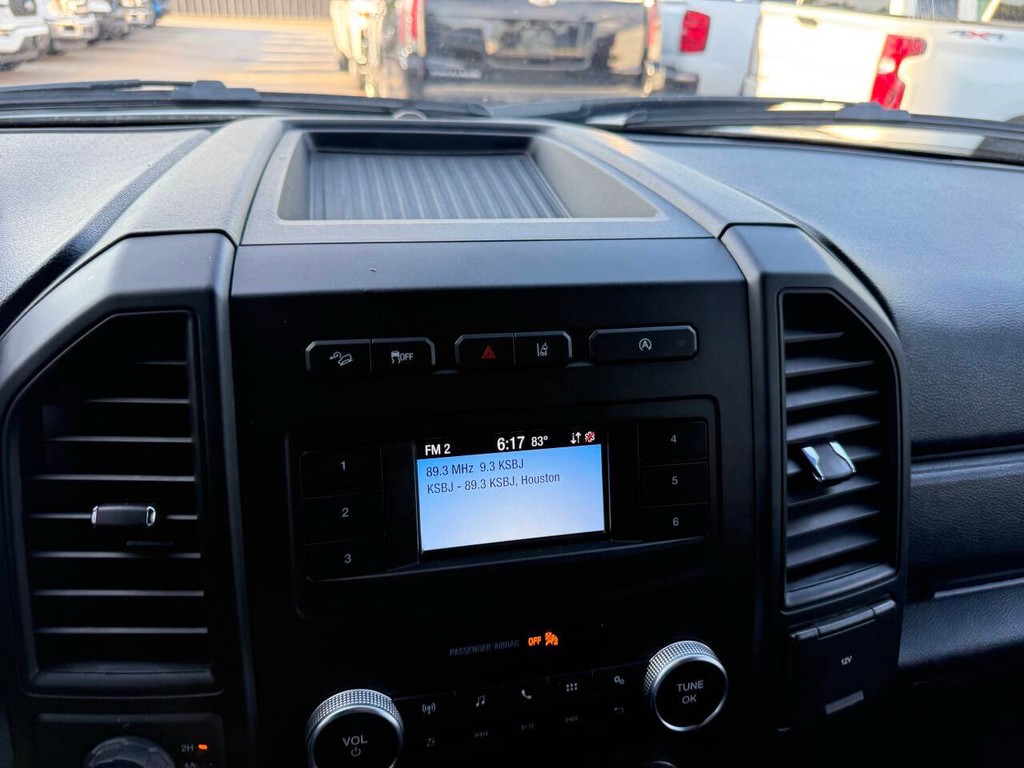 Ford Expedition Vehicle Full-screen Gallery Image 27
