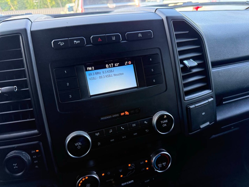 Ford Expedition Vehicle Full-screen Gallery Image 28