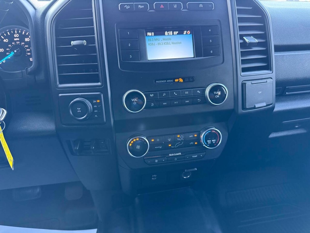 Ford Expedition Vehicle Full-screen Gallery Image 30