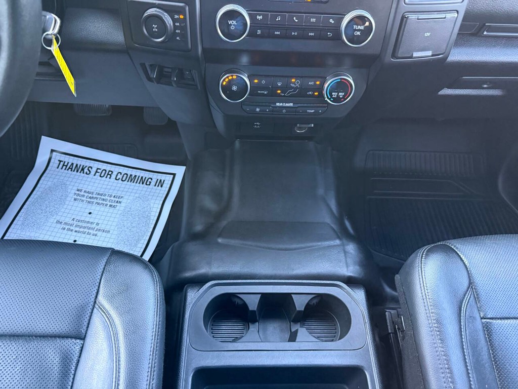 Ford Expedition Vehicle Full-screen Gallery Image 31