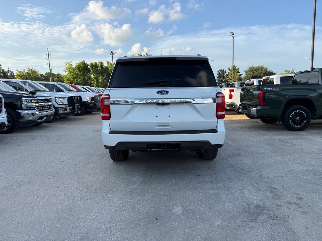 Ford Expedition Vehicle Full-screen Gallery Image 39