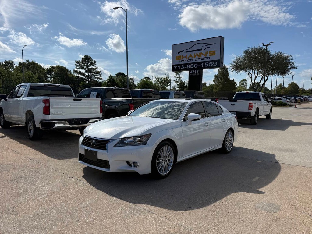 Lexus GS 350 Vehicle Full-screen Gallery Image 03